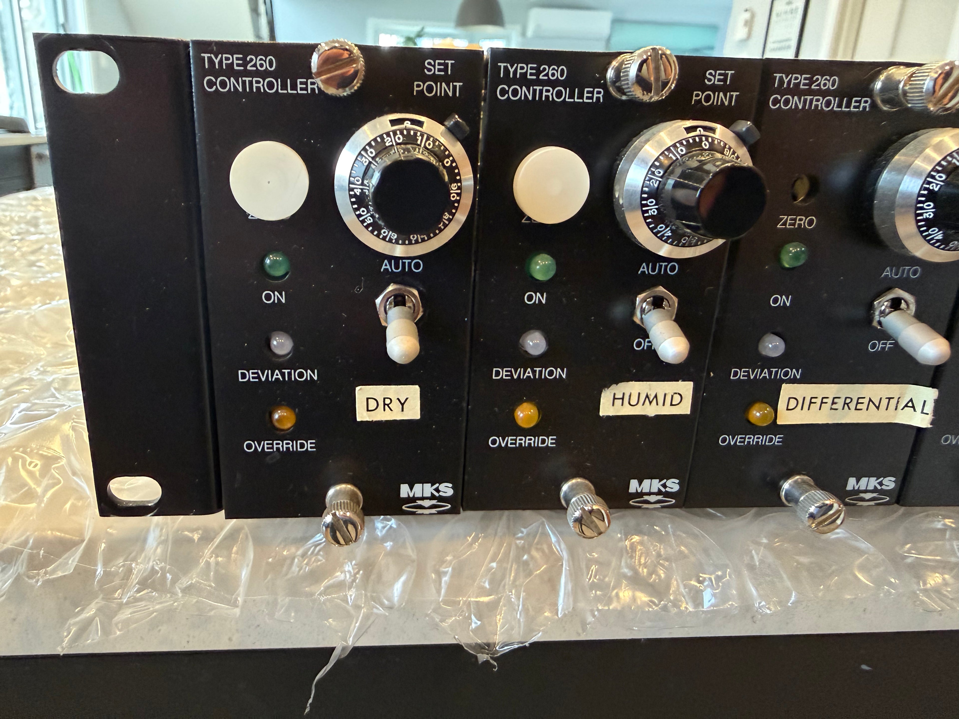MKS Industrial Power Supply System (Full Rack + Modules + Displays) – Excellent Condition