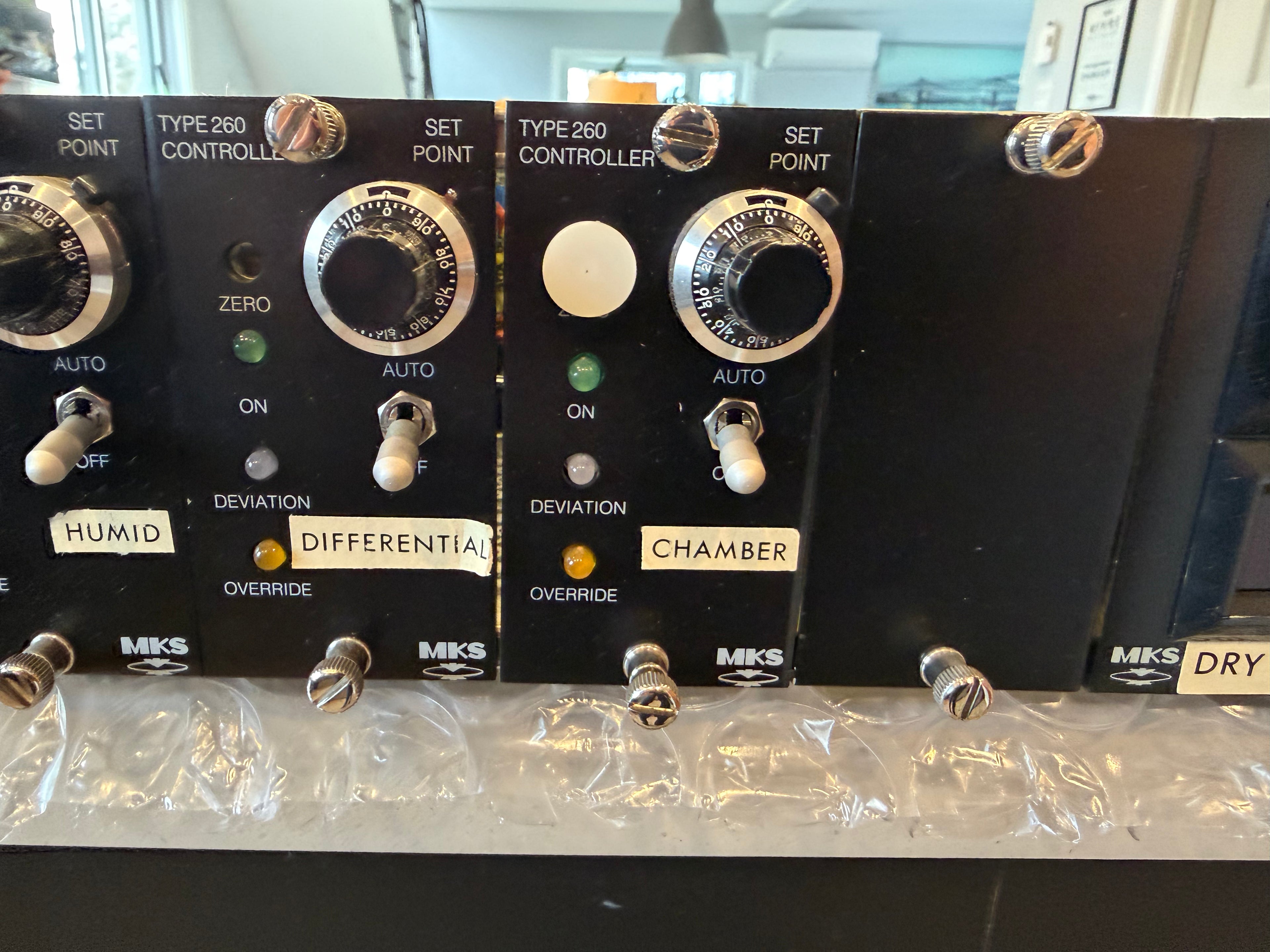 MKS Industrial Power Supply System (Full Rack + Modules + Displays) – Excellent Condition