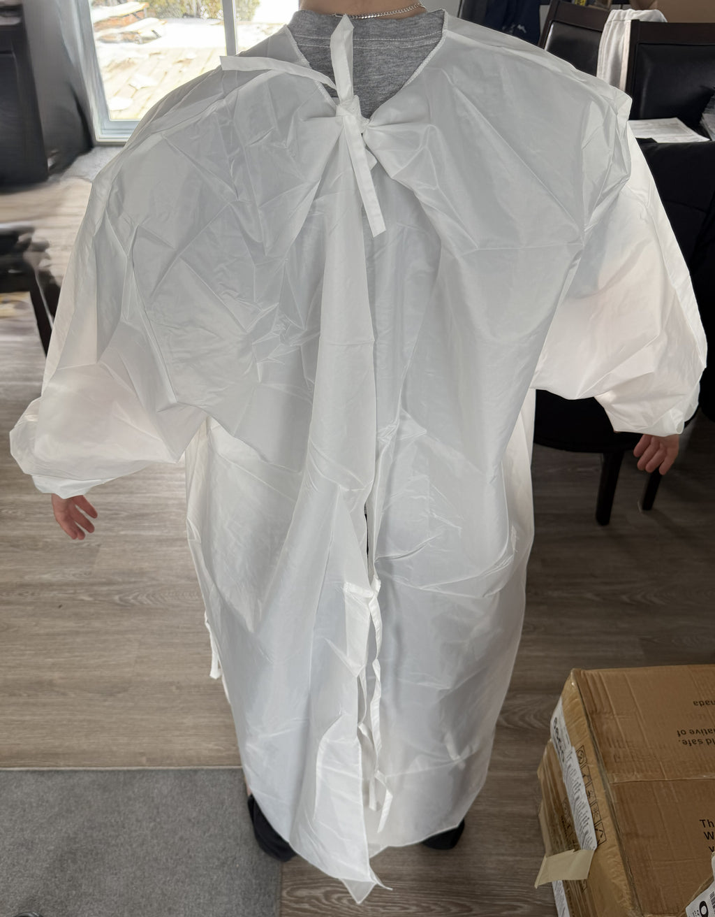 Blouses jetables blanches (9 par paquet) – Protection travaux peinture / nettoyage